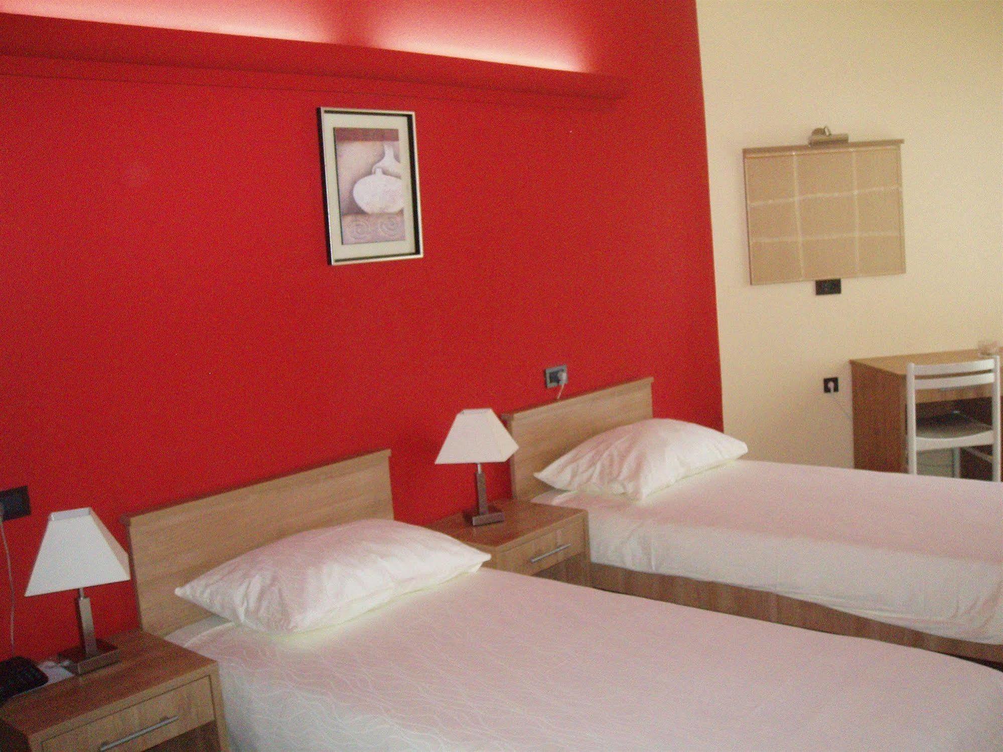 Hotel Fontana Buzet Habitación foto